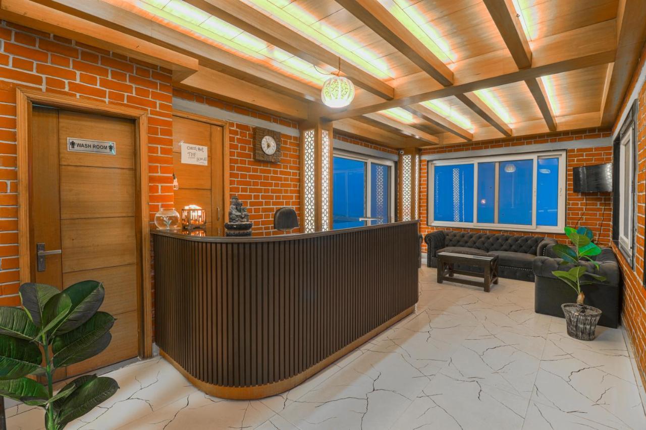 Hotel Silver Line By La Casa Мусори Екстериор снимка