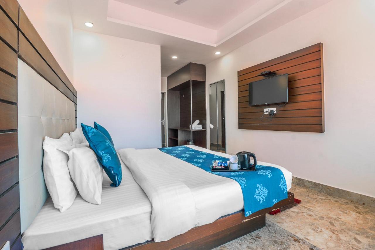 Hotel Silver Line By La Casa Мусори Екстериор снимка