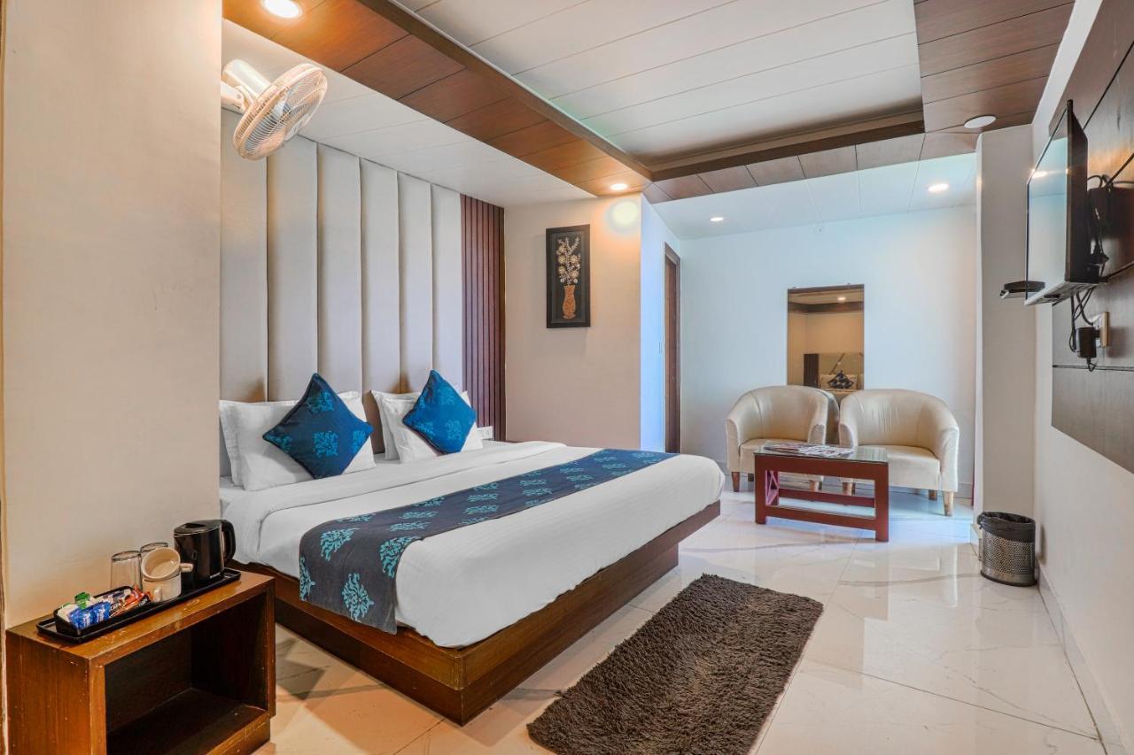Hotel Silver Line By La Casa Мусори Екстериор снимка