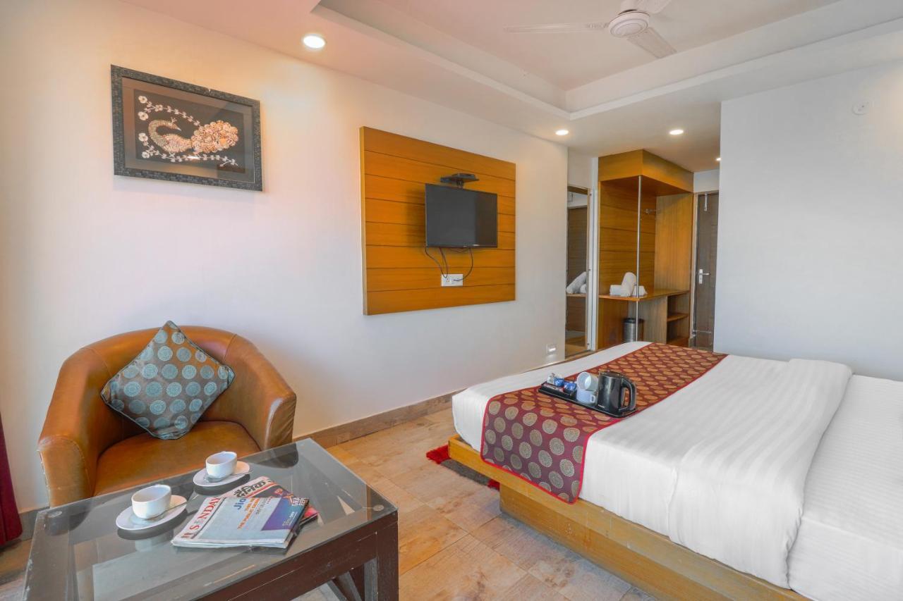 Hotel Silver Line By La Casa Мусори Екстериор снимка